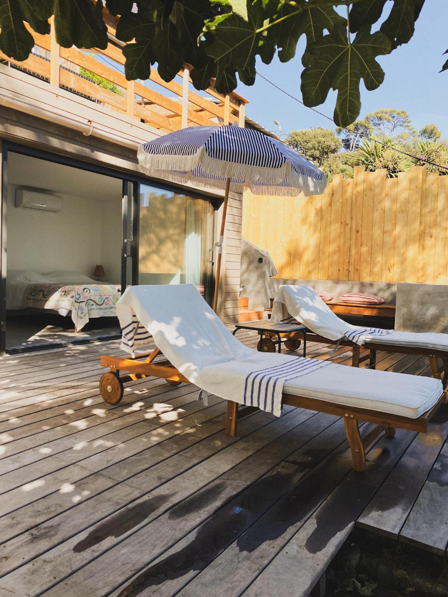 Cabanon Moderne, Les Pieds Dans L'eau, 2 Holiday home *