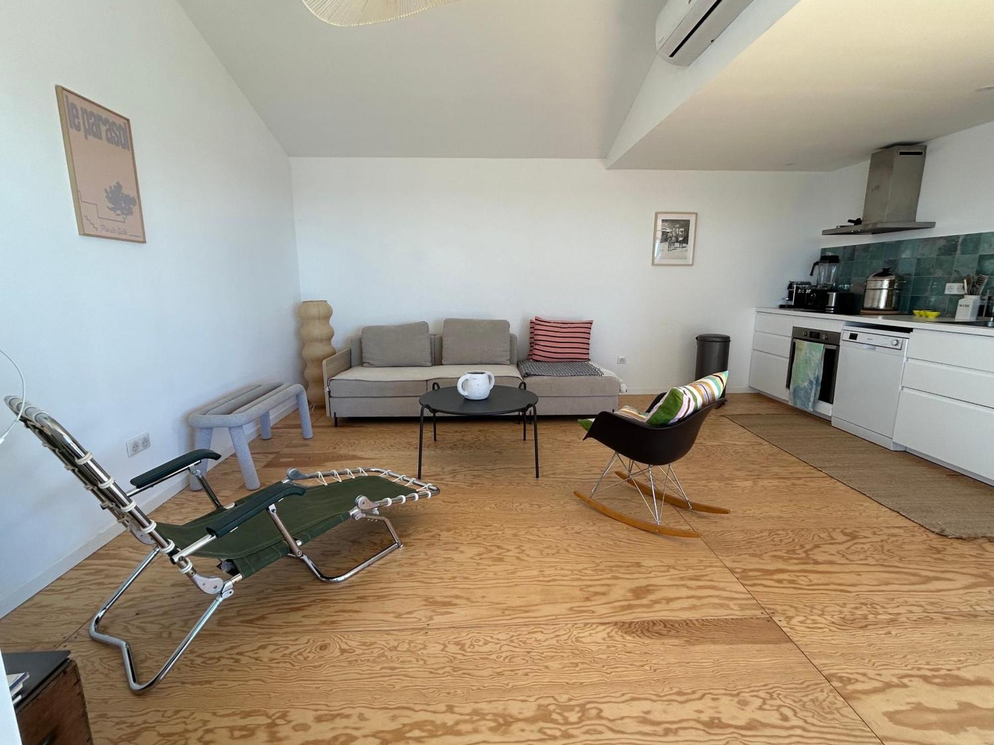 Cabanon Moderne, Les Pieds Dans L'eau, 2 Holiday home *