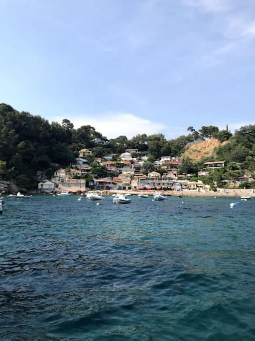Hébergement de vacances Cabanon Moderne, Les Pieds Dans L'eau, 2 Le Pradet